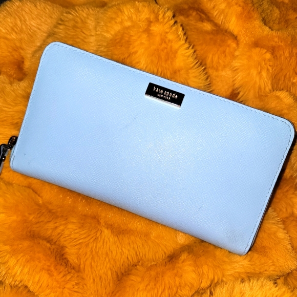 kate spade Handbags - Euc Kate spade blue large zip wallet